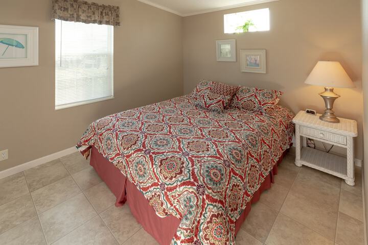 Room 7 of 33