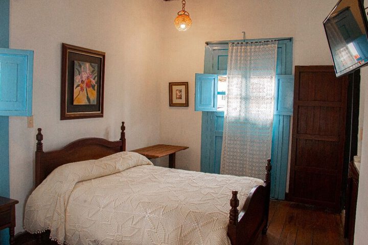 Room 3 of 33