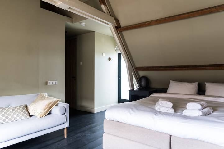 Room 10 of 36