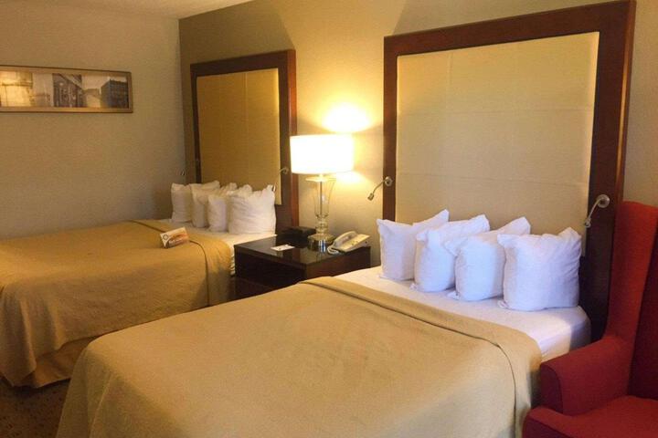 2 Double Beds (4 of 7)