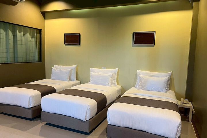 Room 2 of 19
