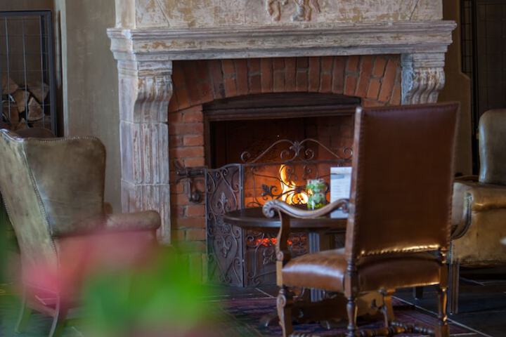 Guest Lobby