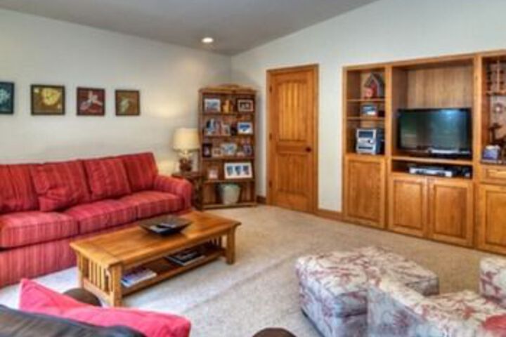Photo of Perfect Fit 4 Br Home by RedAwning