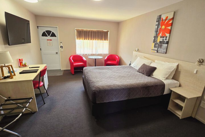 Room 42 of 175