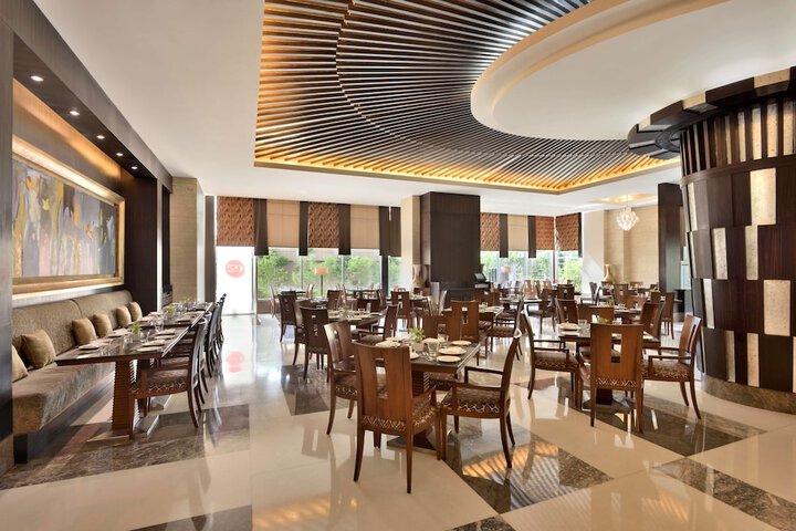 Dining 74 of 107