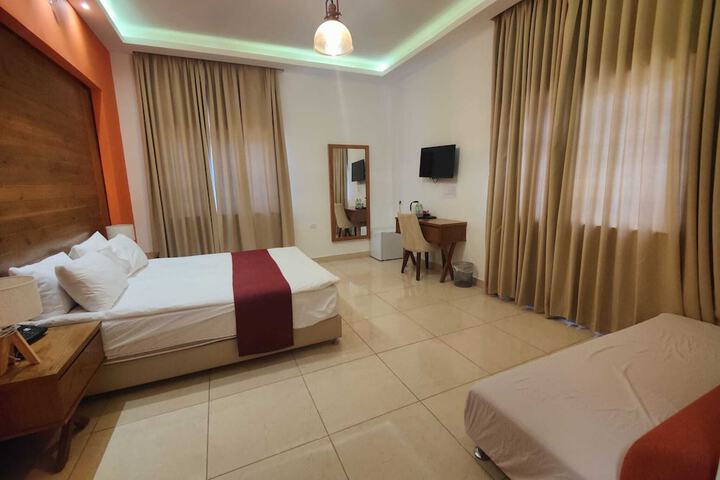 Room 12 of 65
