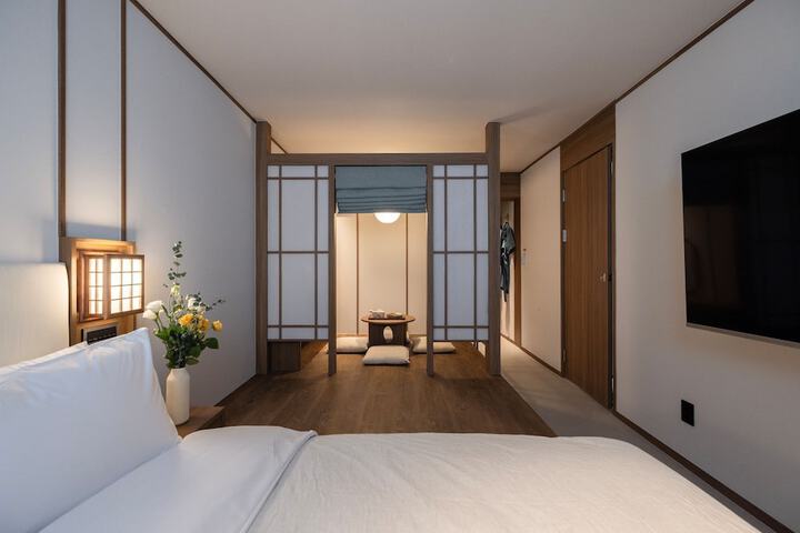 Room 17 of 51