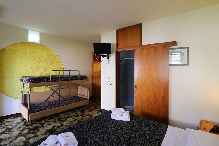 Room 60 of 150
