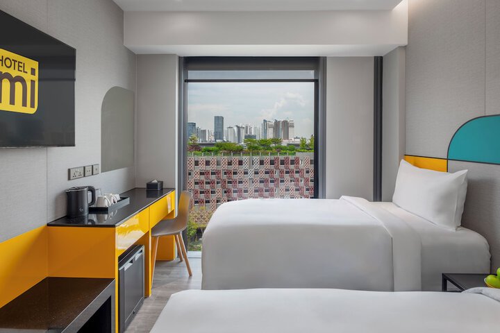 Room 6 of 30