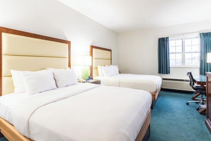 Room 5 of 6