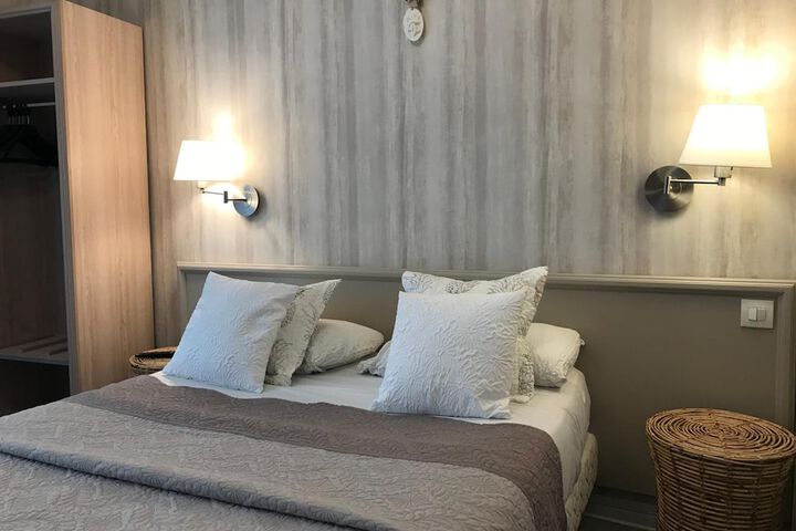 Room 12 of 49