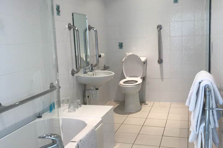 Room 45 of 256