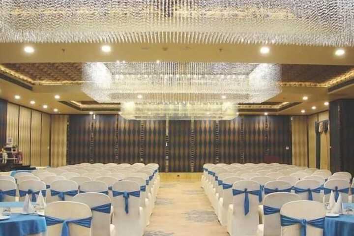 Ballroom/Hall 30 of 45