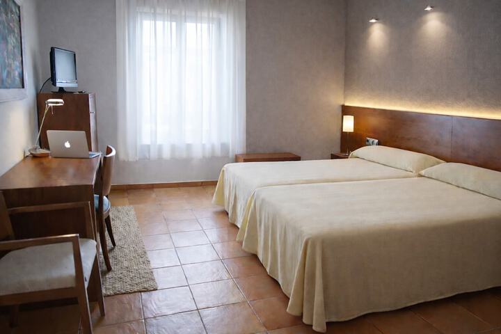 Room 2 of 30