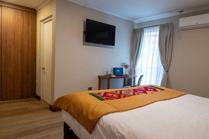 Room 5 of 32