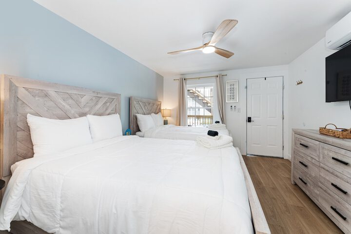 Room 4 of 36