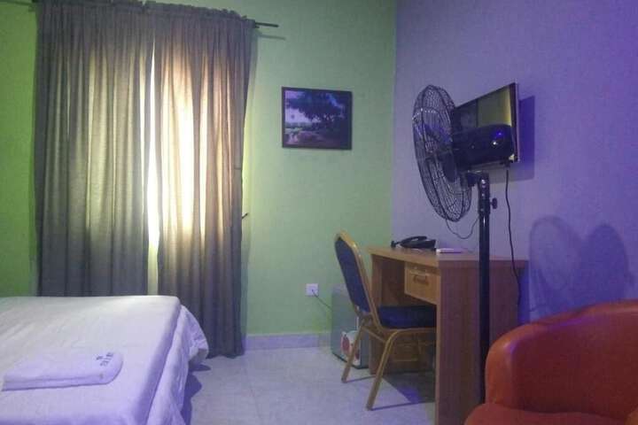 Room 10 of 22