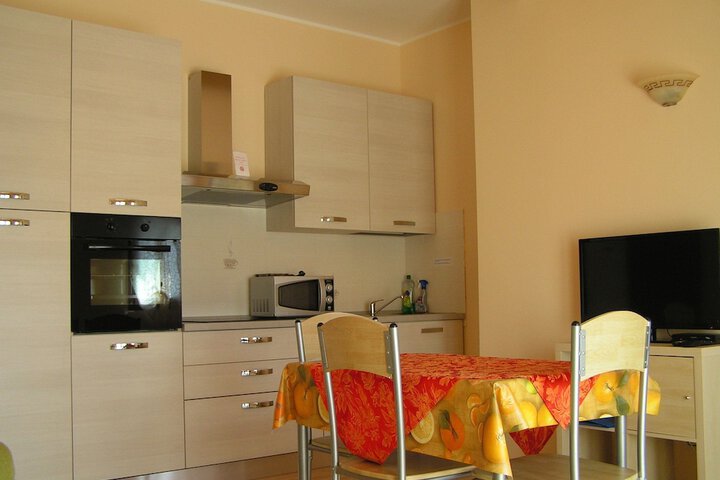 Room 3 of 47