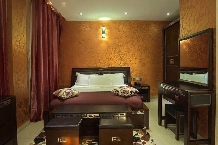 Room 6 of 21