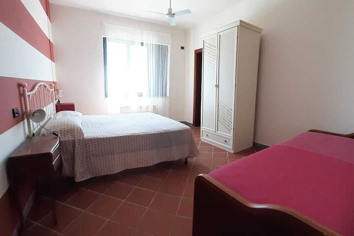 Room 2 of 16