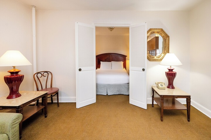 Room 25 of 64