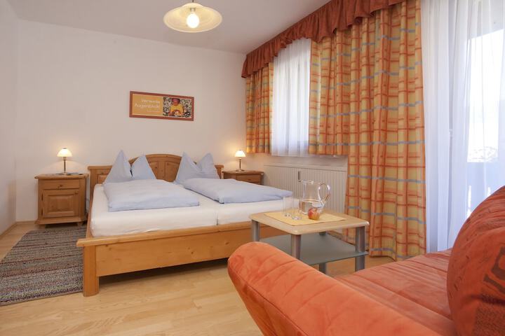 Room 9 of 64