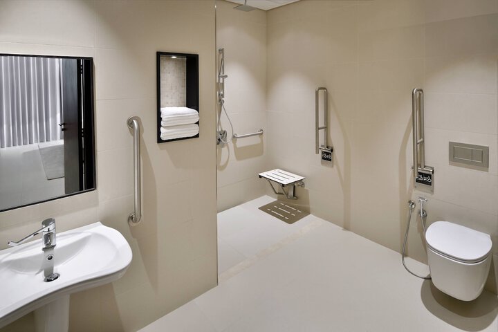 Room 33 of 125