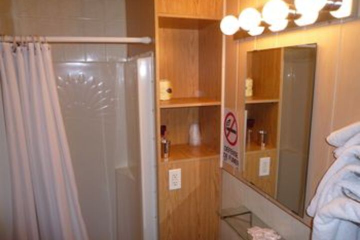 Room 4 of 48