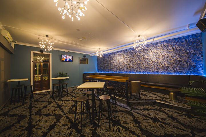 Lounge 31 of 36