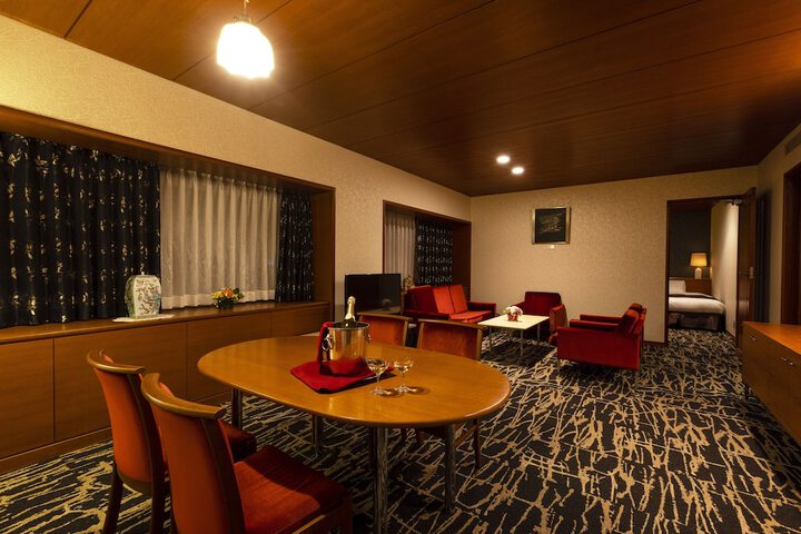 Room 19 of 77