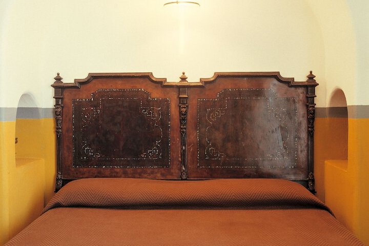 Room 7 of 33