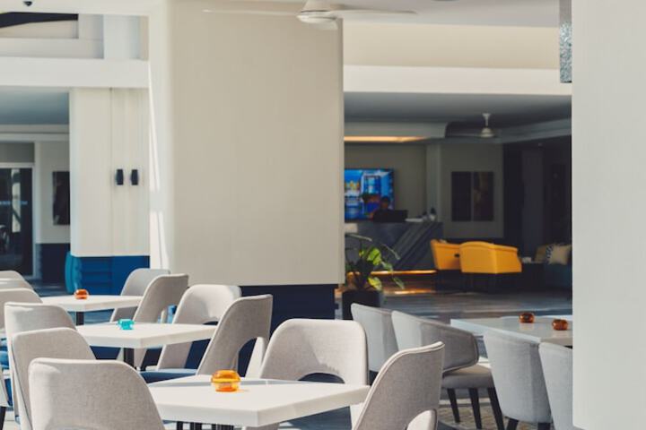 Entrance & Lobby