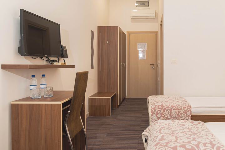Room 7 of 45