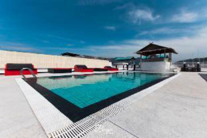 Pool Hotel