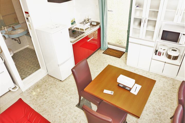 Room 35 of 82