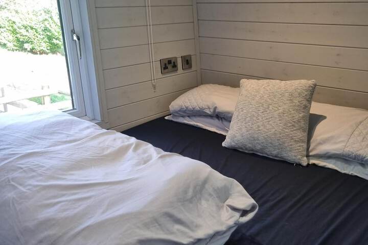 Room 2 of 11