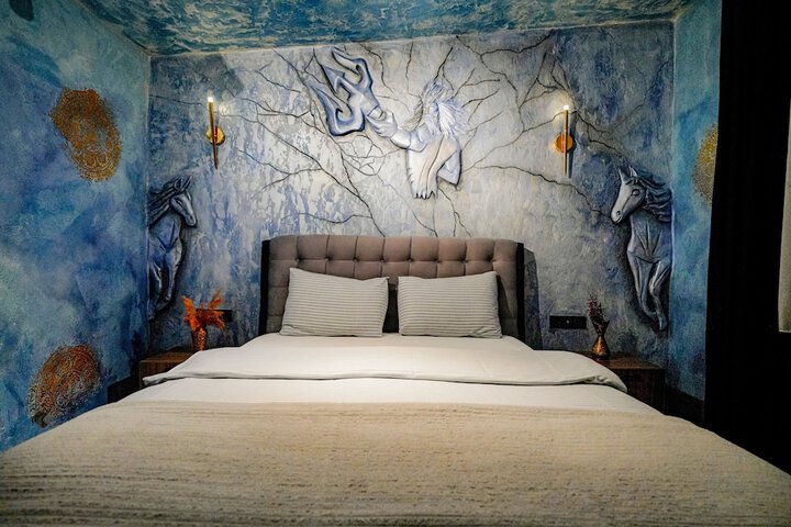 Room 146 of 244