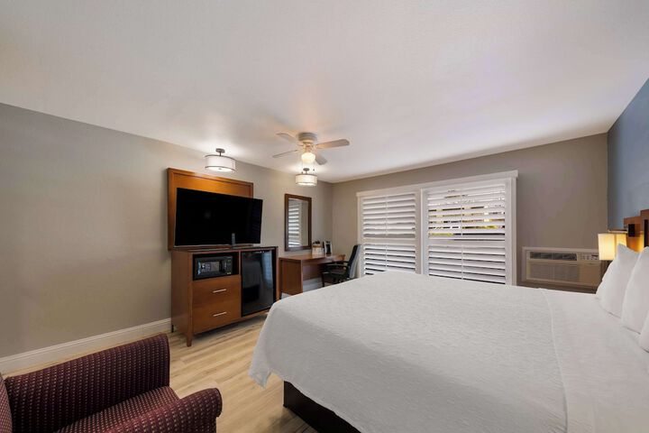 Room 34 of 65