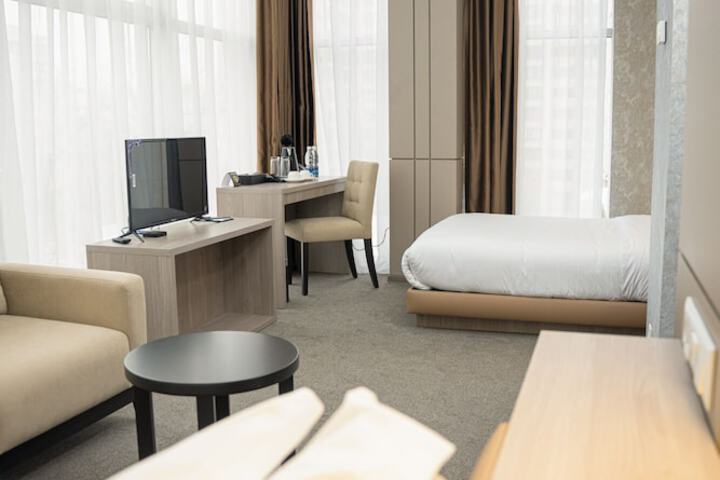 Room 8 of 35