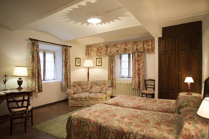 Room 3 of 65