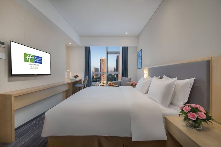 Room 3 of 50