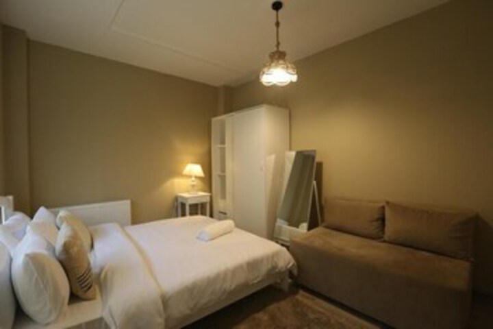 Room 14 of 15