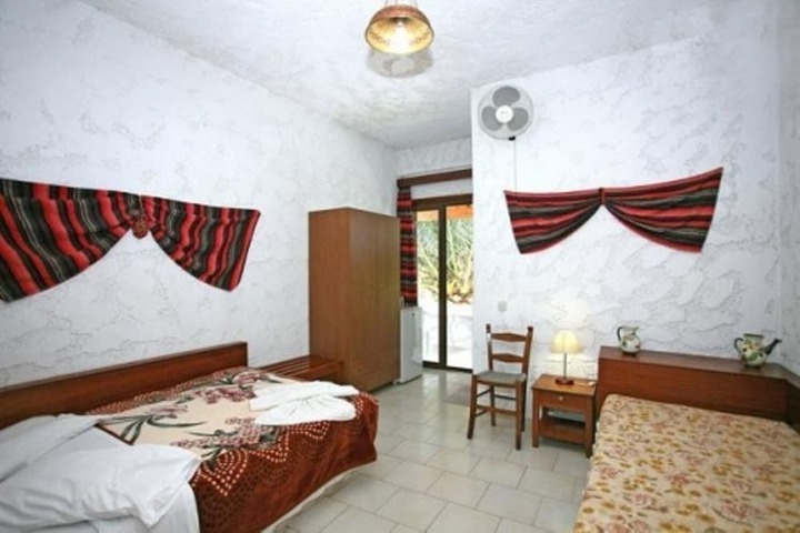 Room 12 of 79