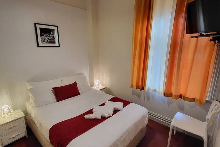 Room 14 of 64
