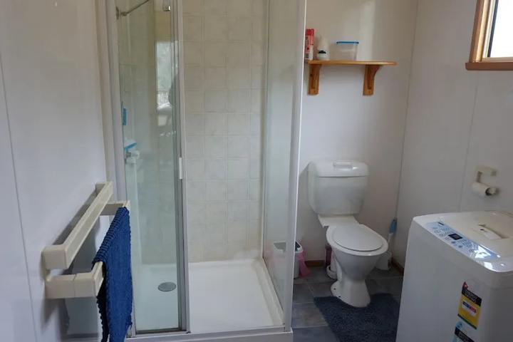 Room 5 of 11
