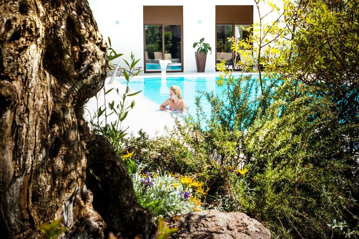 Pool 73 of 111