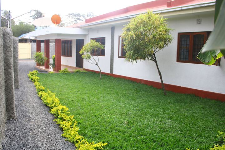 Hotel Exterior 13 of 13