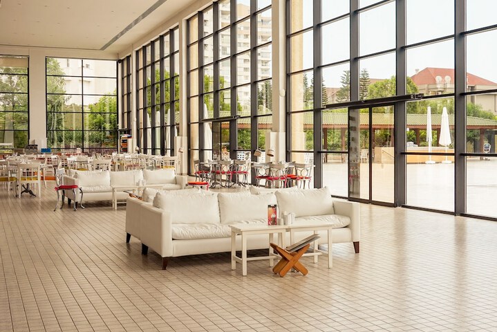 Entrance & Lobby