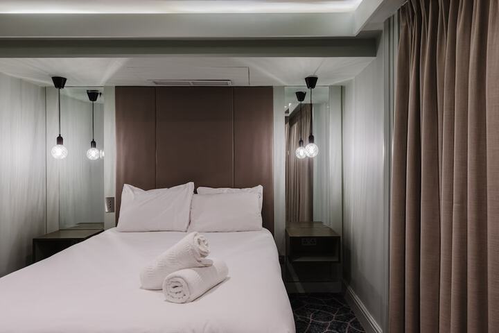 Room 81 of 263