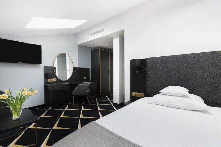 Room 22 of 55